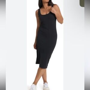 NWOT Vuori halo midi dress